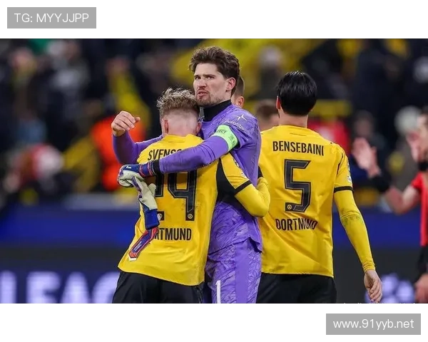 多特蒙德防线屡遭打穿,站位漏洞对赛季走势形成制约 多特蒙德防线屡遭打穿,站位漏洞对赛季走势形成制约