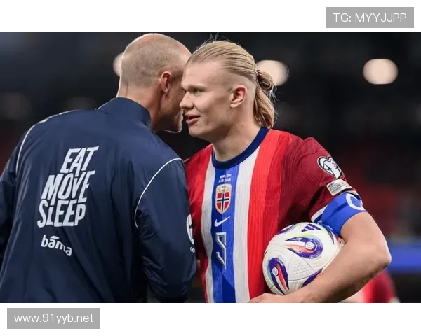 哈兰德冰箱里只放蛋白粉和冰块