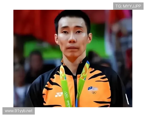 李宗伟下班回家那会儿，客厅能开小型训练营，和我家沙发生活是真两种人生